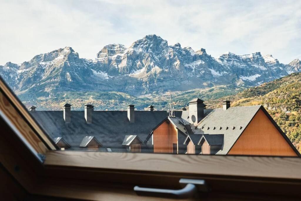 Atico Duplex Garaje Y Wifi Gratis Panticosa Appartement Buitenkant foto